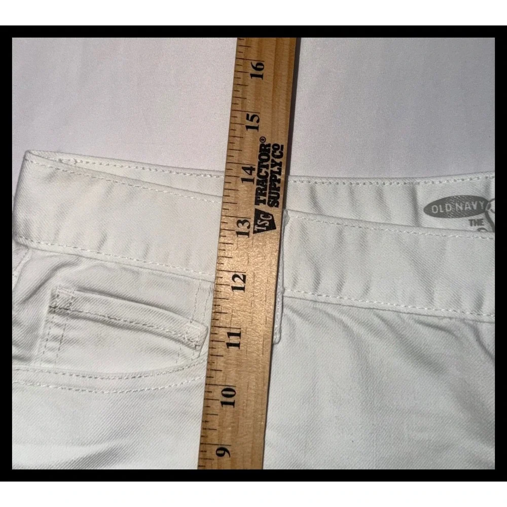 Old Navy The Sweetheart Denim Shorts Womens 14 White Cuffed Casual Summer - Picture 5 of 8